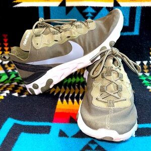 Nike Element React 55